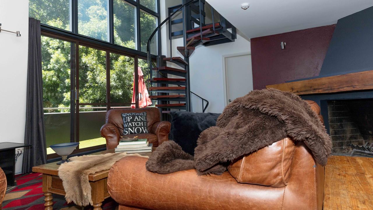 Bernti'S Mountain Inn Thredbo Εξωτερικό φωτογραφία
