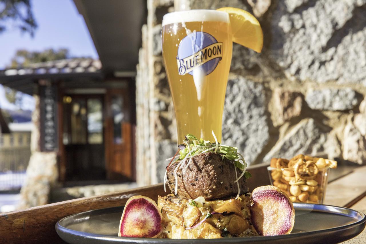 Bernti'S Mountain Inn Thredbo Εξωτερικό φωτογραφία