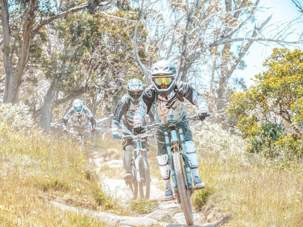 Bernti'S Mountain Inn Thredbo Εξωτερικό φωτογραφία